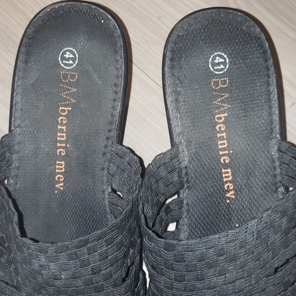 Bernie Mev Black Kent Wedge Sandals - Picture 3 of 4